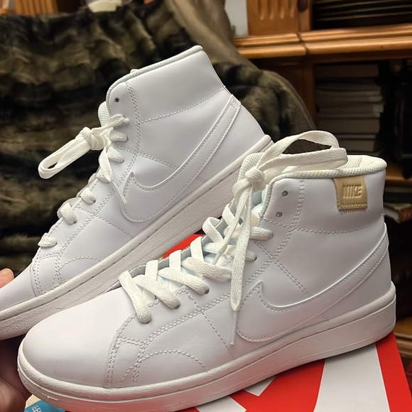 BRAND NEW Women’s Nike Court Royale 2 Mid Sneakers Size 8.5 - Picture 7 of 8